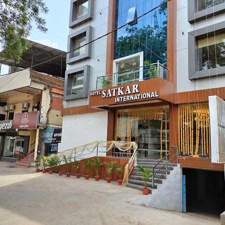 Hotel Satkar International Chhindwāra Exteriör bild