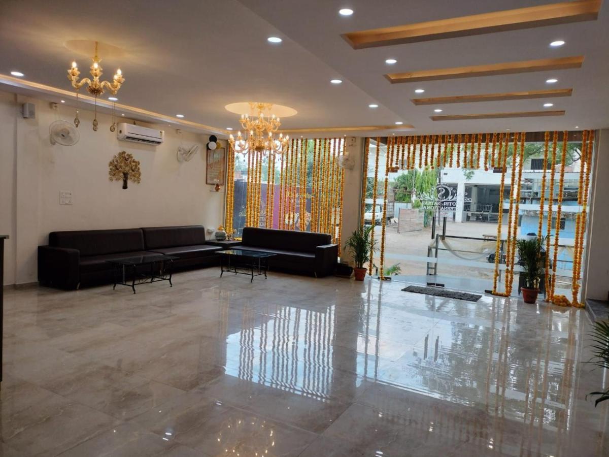 Hotel Satkar International Chhindwāra Exteriör bild